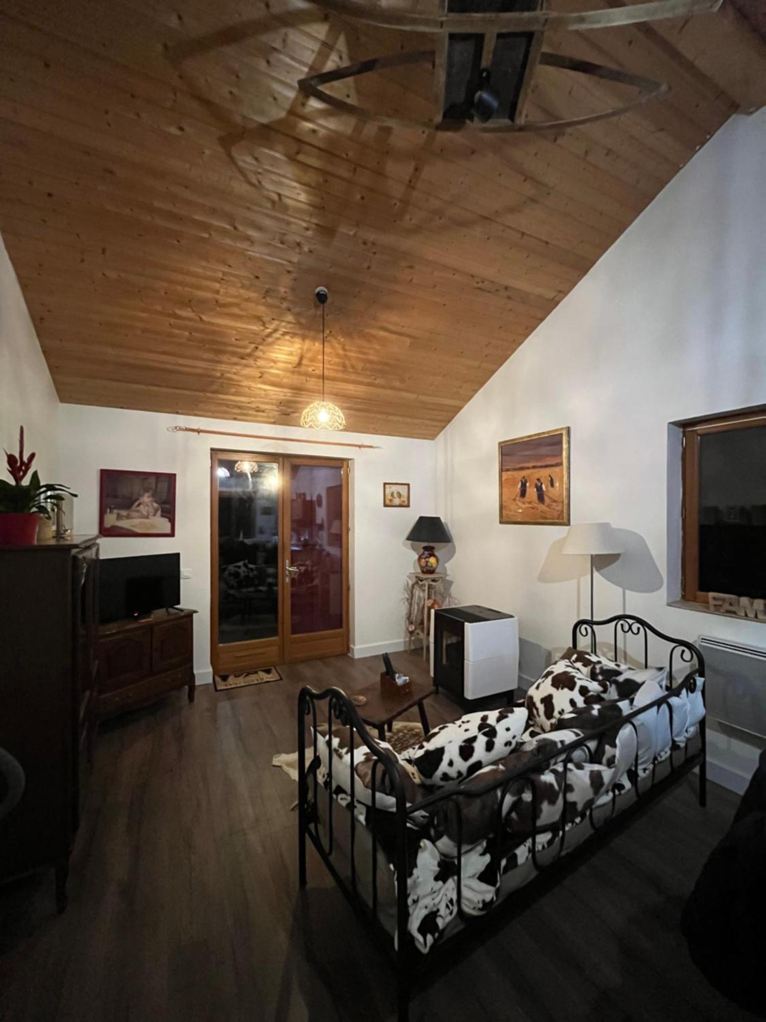 Chez Mamie Villa LʼIsle-Jourdain Екстериор снимка
