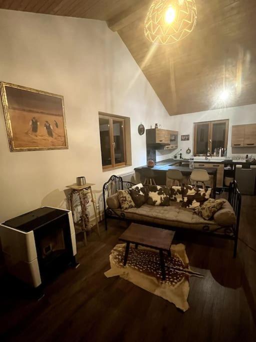Chez Mamie Villa LʼIsle-Jourdain Екстериор снимка