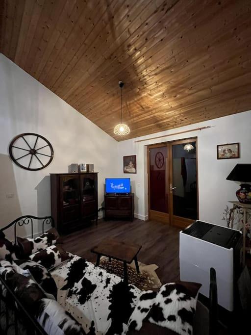 Chez Mamie Villa LʼIsle-Jourdain Екстериор снимка